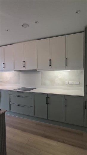 Glass splashback