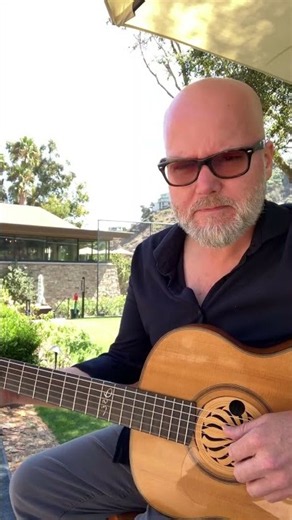 How To Change Guitar Chords Fast On Guitar | Guitar Lesson 🎸