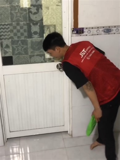 Tình Hình Shipper Giao Trọ Ngày Chủ Nhật