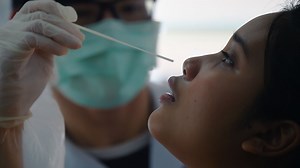 Cómo funciona el nuevo test rápido de Covid-19 que acelera el diagnóstico