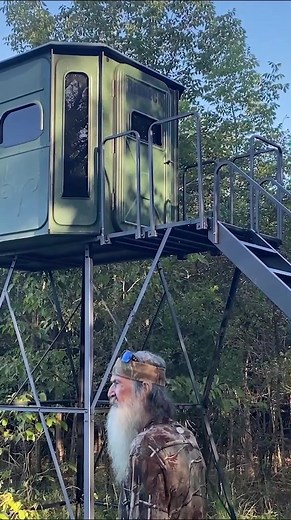 Phil Robertson Approved Redneck 6x8 Blind for Duck Scouting