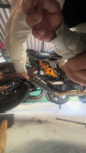 雨降りはする事ないので マフラーの芯を外す ミヴ Mivv フルエキゾースト フルシステム X-M5 車検対応 22年-23年 XSR900 ブラックステンレス Y.068.SC5B- #芯抜きマフラー #直管#直管マフラー #たちAMAHA#xsr900