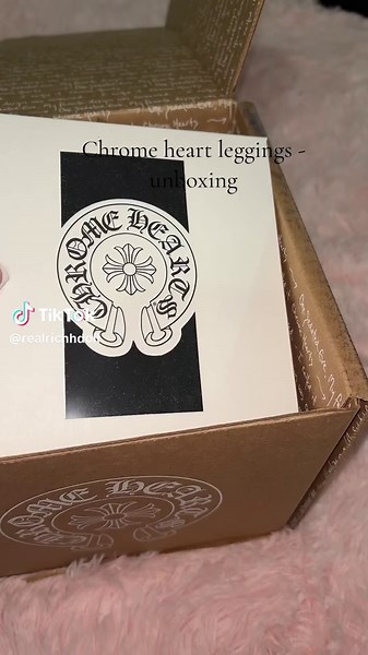 Chrome heart leggings unboxing 🖤🩶#fyp #viral #trending #chromehearts