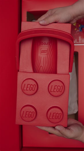 Unboxing Crocs Brick Clog in Red