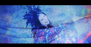 大自然でクレーン撮影も！Superfly、開放感あふれる「Beautiful」MV