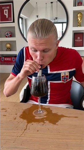 FIRST TO LAUGH LOSES 🤣 #football #Haaland