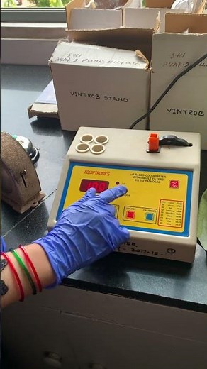 Taking reading in Colorimeter