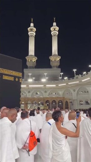 The Most Beautiful Azaan from Makkah.