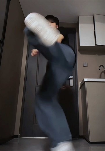 Mastering Complex Dance Footsteps with @bbno$