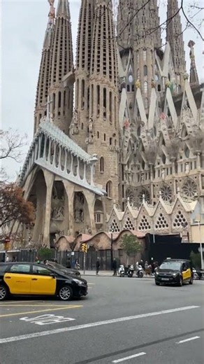 바르셀로나 사그라다 파밀리아 첫 실물 영접 🇪🇸 | 스페인 여행 브이로그