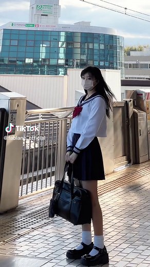 일본 교복 입고 다닐 때 반응: 여고생? 코스프레?