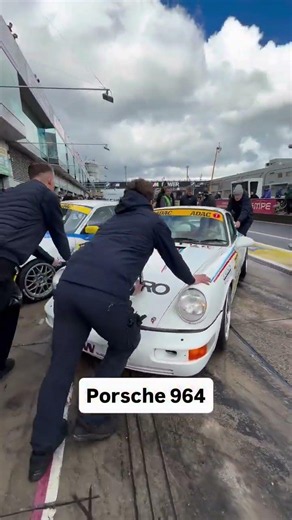 The Porsche 964