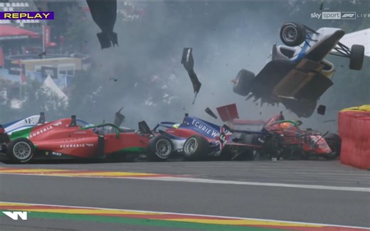 W Series 2021 斯帕 排位赛 Massive Pile Up