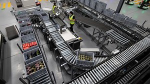 Woolworths speeds up online grocery orders with automated fulfilment technology