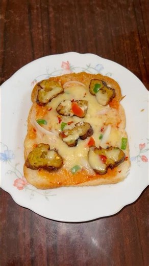 2 Minutes Kabab Bread Pizza Recipe | Breakfast Special#tfskitchen #shortsfeed #pizza #breadpizza