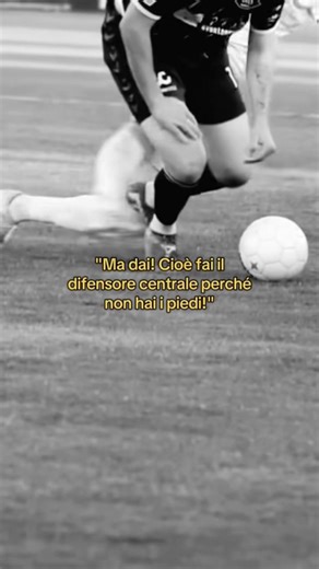 Chiacchiere di calcio, il difensore è una roccia. #calcio #difensore