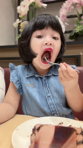 Adara Adresia Rose 4th Birthday Cake Celebration