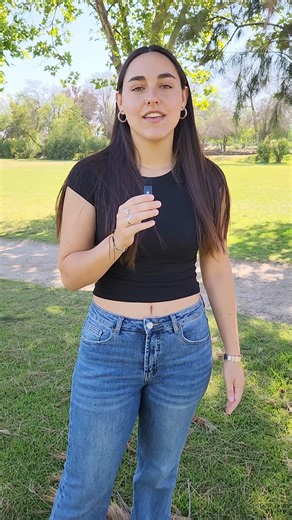 Escuela de Medicina Veterinaria UC on Instagram: "Estudiar en la UC 💡🔬🐾 Amparo Anguita, estudiante de Medicina Veterinaria UC, nos habla sobre las oportunidades de innovación que ofrece la carrera, destacando el proyecto desarrollado en el curso de Enfermedades Parasitarias, el cual permitió conectar el arte con la parasitología. @admisionuc @ucatolicaoficial"