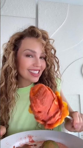 Thalia - Tú y un mango enchilado 🥭🌶️❤️