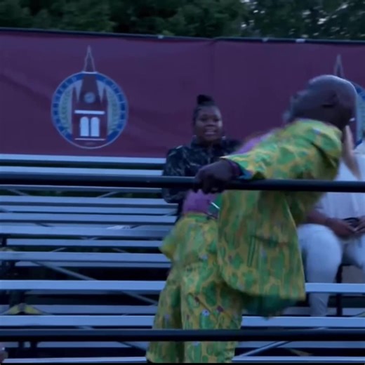 Nobody beaks it down like “Mr Brown” #Mrbrown #Meetthebrowns #madeashomecoming