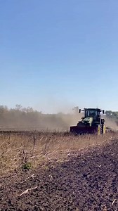 206K views · 2.4K reactions | working @topfans Lisa H #johndeere #johndeerepower #ukraineagriculture | Lisa H | Facebook