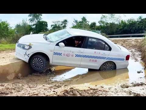 The Vehicle Fell Into A Deep Pit And It Was Easily Solved Without Getting Out Of The Car.