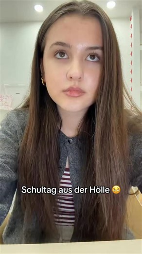 Alles Ava 𝜗𝜚🪩⭐️ on Instagram: "Und du hast die ganze Nacht mit deiner Situationship geschrieben die dich dann den ganzen Tag ignoriert 🫩 #viral #funny #allesava"