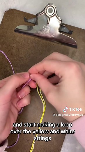 Daisy Chain Friendship Bracelet Tutorial