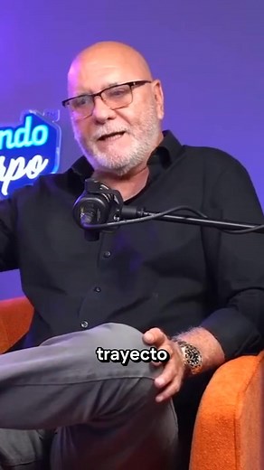 450K views · 18K reactions | Carlos Otero tomó una decisión valiente: dejarlo todo  por el bienestar de sus hijos ‍‍. ¿Alguna vez has tenido que tomar una decisión difícil por el bien de tu familia? A veces, las decisiones más difíciles son las más importantes.  ✨ Comparte tu experiencia o cuéntanos qué opinas sobre este tipo de sacrificios. #Familia #Decisiones | Metiendo El Cuerpo | Facebook