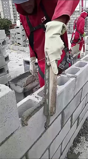  Sustainable Construction for a Greener Future #ConstructionLife #CivilWork #BuildingDreams #HardWork #SafetyFirst #WorkSmart #Foundation | Marker Rofres | Facebook