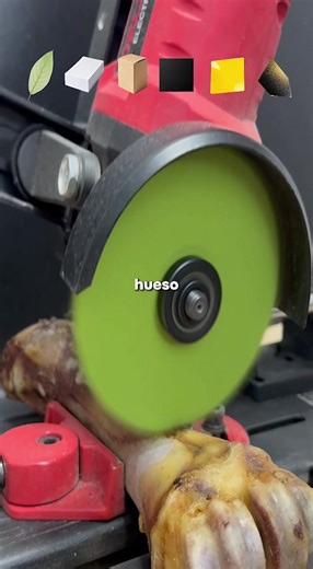 Videos de Eric Tro (@erictro) con “Creepy and simple horror background music(1070744) - howlingindicator”