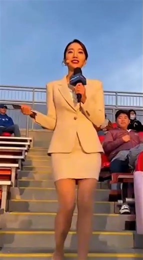 "Reporter SLIPS on the Stairs — Crowd Reacts HARD!"😂#funnyshorts #viralshorts #reporterfail #comedy