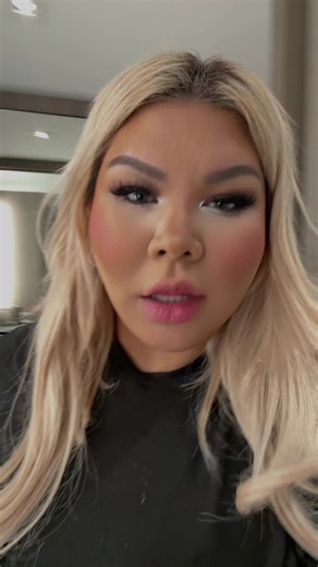 Makeup By April Dawn (@makeupbyaprildawn)’s videos with Gemini - So Lis