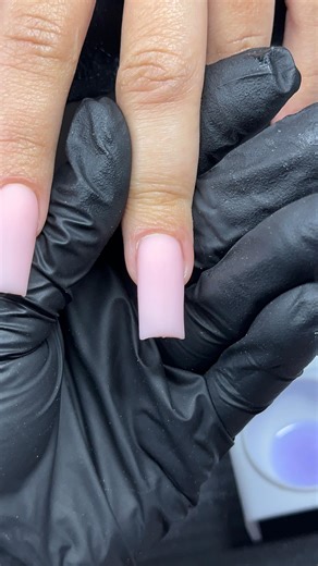 SE LDN NAIL TECH🎀 on Instagram: "🚨If your acrylic removal is sticky or gooey, read this 🚨 Proper professional acrylic should: ✔️ File to dust ✔️ Soak off safely ✔️ Never be sticky, rubbery or glue-like If your acrylic turns gooey during removal, that’s a red flag 🚩 This usually means MMA (methyl methacrylate) or cheap, unregulated monomer was used. MMA is dangerous and banned/restricted in many countries because it: ❌ Bonds too aggressively to the natural nail ❌ Doesn’t break down properly ❌