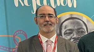 Headteacher attacks deputy with wrench