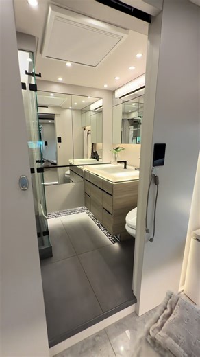 Explore the 2.8 Million Dollar Luxury Motorhome by Newell Coach