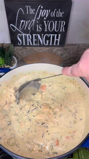 Recipes With Scotty on Instagram: "Chicken & Wild Rice Soup Ingredients • 1½–2 lbs boneless, skinless chicken breast, cubed • Salt • Black pepper • Garlic powder • Onion powder • Kinder’s Buttery Garlic & Herb seasoning • 2 boxes Rice-A-Roni Long Grain & Wild Rice (use seasoning packets) • 1 small onion, diced • 2 carrots, diced • 2 celery stalks, diced • 3 cloves garlic, minced • 8 cups chicken broth • 2 tbsp avocado oil • 3 tbsp all-purpose flour • 1 cup heavy cream Instructions 1. Season cube