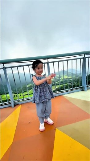 I took my dad to play on the glass bridge and got an Ultraman blind boxes. #cute #adorably #funny