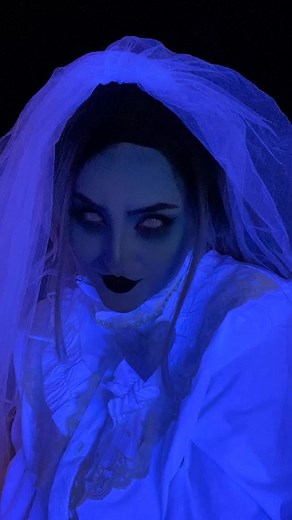 Haunted Bride Cosplay at The Haunted Mansion
