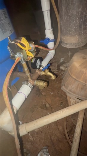 How to replace a well tank under a house #plumbing #plumber #wellwater #plumbingtips #bluecollar