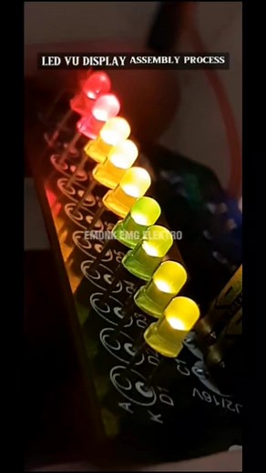 Tutorial on how to assemble a single channel ten LED vu display #electronic #ledvu #spectrumled #ic #display #variation #ledrunning #led #twinklinglights #modificationlelights #tutorials #guide #solution #repairs | Herman Suhaemi
