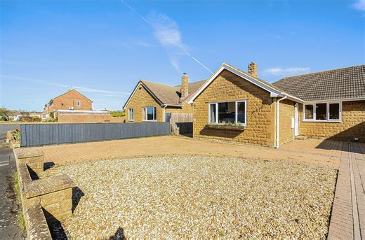 Blakeney Avenue, Nythe, Swindon, SN3 - Richard James Estate Agents