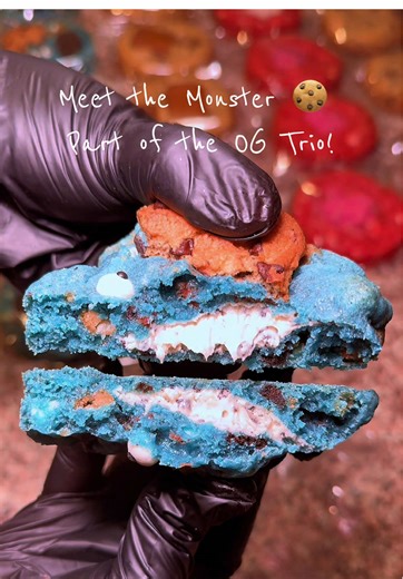 Calling all Inland Empire Sweet Tooth’s!! Come try one of the three delicious OG Trios from The Crave Plug! #stuffedcookies #cookies #inlandempirefood #iefoodie