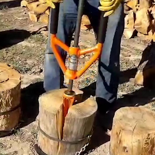 Splitting wood has never been so easy 🪓 | In The Know Innovation