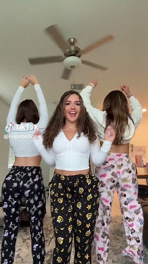 I have been hypnotized 😍 @zoey @kinzie