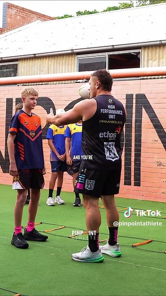 Patterning drills are designed to shave microseconds off the time it takes to beat the defender. This drill is used to ensure a hospital pass doesnt end in broken ribs. Set a timer and practice until you can get both sides done in under 10 seconds! Goodluck #Coach #juniors #love #footy #gym #gym #sports #motivation #inspiration #mindset #athlete #power #academy #health #nutrition #coaching #rugby #coach #pinpoint