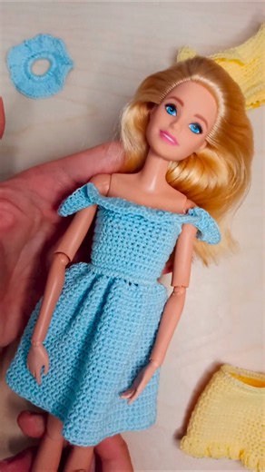 Make this dress for your doll with my easy tutorial 🧶 #dollfashion #barbie #crochetfordolls