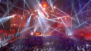 3.3M views · 10K reactions | Luke Combs brought down the house at the CMT Music Awards, and we'll cheers to that!  | CMT Music Awards | Facebook