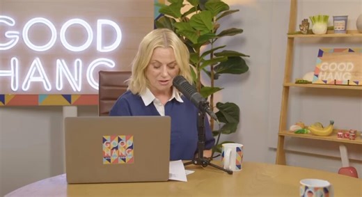 She doesn’t even care about Survivor. “In the hands of the fans” my ass. Screwed Genevieve when she was set up to go on a RUN. APOLOGIZE @billieeilish
