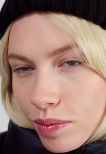 THE NORTH FACE Nuptse Cropped Down Puffer Jacket Women Shiny Glossy Purple TNF Black | Zalando